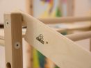 Großer Montessori Indoor-Spielplatz mit zwei Kletterrampen
