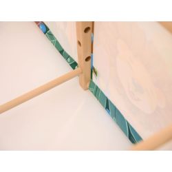 Großer Montessori Indoor-Spielplatz mit zwei Strickleitern