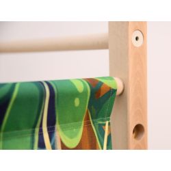 Großer Montessori Indoor-Spielplatz mit Strickleiter und Kletterrampe