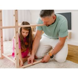Großer Montessori Indoor-Spielplatz mit Strickleiter und Kletterrampe