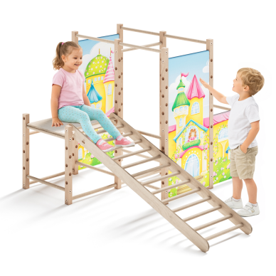 Mały plac zabaw Montessori z drabinką drewnianą