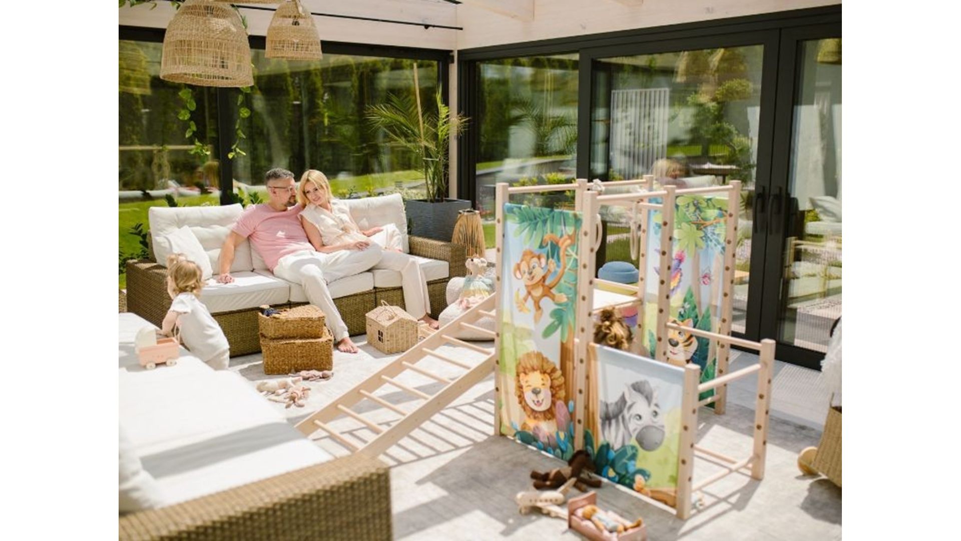 Dbanie o plac zabaw latem i zimą — pielęgnacja, przechowywanie i ochrona